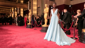 Rochia de Oscar ajunsă pe mâinile hoţilor, decorată cu MII de perle naturale, a fost găsită