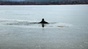 TRAGEDIE la Briceni! Un pescar a fost ÎNGHIŢIT de ape