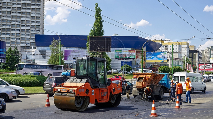 BEI a transferat prima tranşă de trei milioane de euro pentru reparația străzilor din capitală