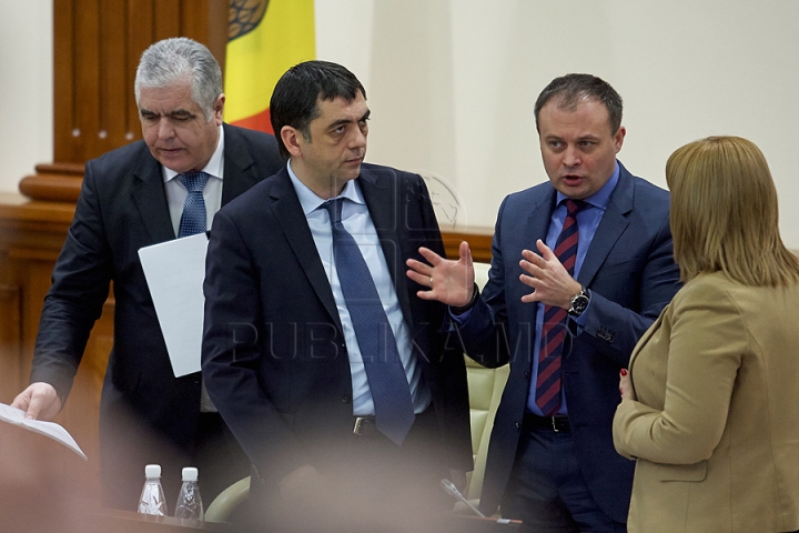 Cele mai MEMORABILE momente din cadrul ședinței Legislativului (FOTOREPORT)