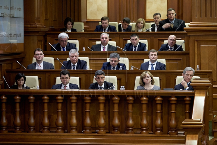 Cele mai MEMORABILE momente din cadrul ședinței Legislativului (FOTOREPORT)