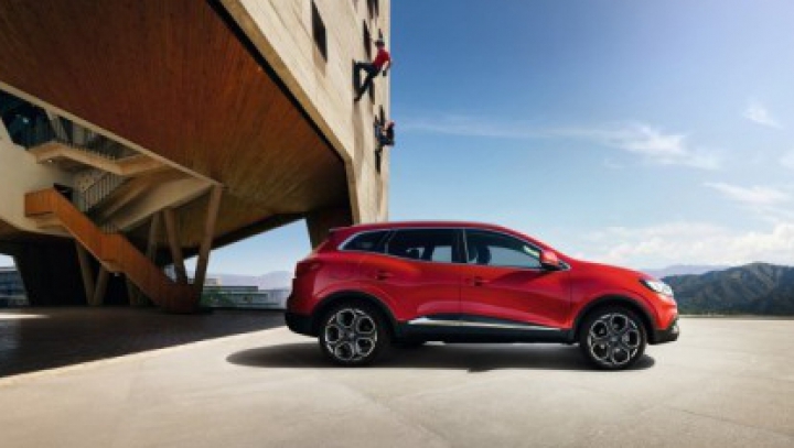 PREMIERĂ MONDIALĂ: Noul crossover compact Renault Kadjar, dezvăluit la Paris