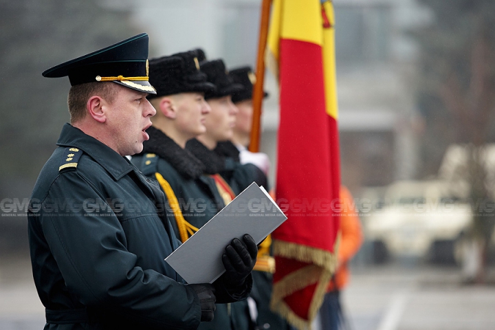 Peste 200 de tineri ostaşi au jurat credinţă Patriei (GALERIE FOTO)