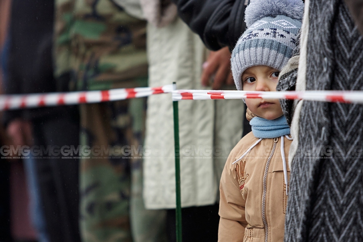 Peste 200 de tineri ostaşi au jurat credinţă Patriei (GALERIE FOTO)