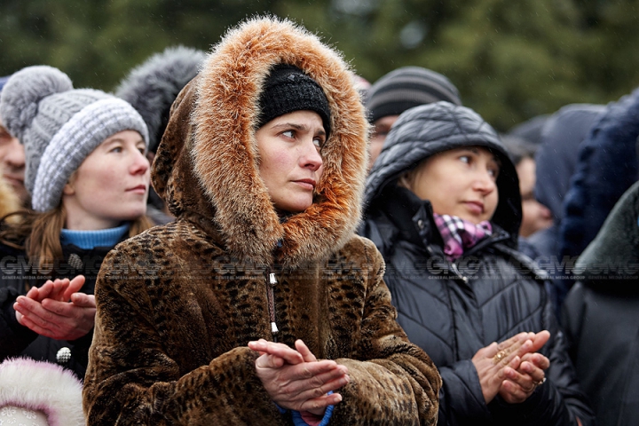 Peste 200 de tineri ostaşi au jurat credinţă Patriei (GALERIE FOTO)