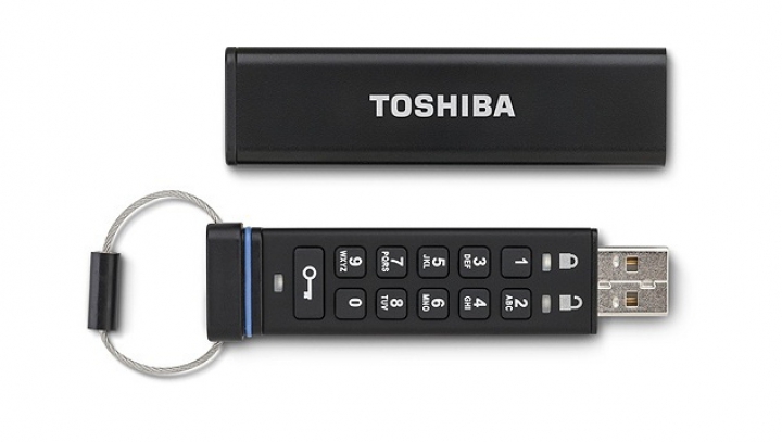 Toshiba a lansat stick-ul USB securizat cu un cod PIN