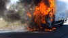 Un camion, în FLĂCĂRI! Pompierii au intervenit imediat (VIDEO)