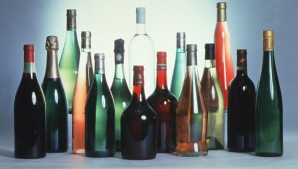 Peste o jumătate de tonă de alcool, confiscată! În ce condiții era vândută băutura 