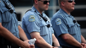 Doi oameni ai legii, ÎMPUŞCAŢI la câteva ore după ce șeful poliţiei dintr-un oraş a demisionat