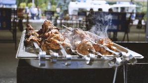 Ce trebuie să ştii neapărat atunci când vrei să ieşi cu prietenii la un frigărui