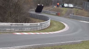 Accident FATAL! Momentul în care un Nissan GT-R "decolează" pe circuitul de la Nurburgring (VIDEO)