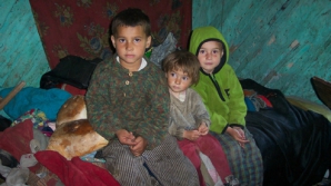 (VIDEO) Moldova anului 2015. DRAMA unor copii care MOR DE FOAME şi ajung să aibă boli GRAVE