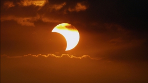 PREMIERĂ! Evenimentul astronomic din 20 martie va fi văzut online cu un telescop din Moldova