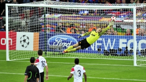 Rar vezi aşa ceva! Un portar a marcat de la peste 70 de metri (VIDEO)