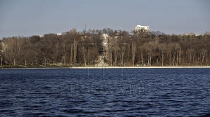 Primăvara ne aduce mai mult soare. Termometrele mai adună câteva grade