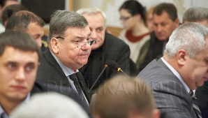 "Nu vă grăbiţi ca mireasa la pat!" Acuzații şi replici tăioase la ședința Primăriei (VIDEO)