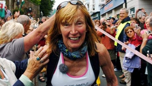 Face aceasta deja de trei luni. Cum a decis o americancă să ajute bolnavii de cancer  