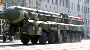 Oficial rus: Kremlinul ar putea plasa arme nucleare în Crimeea