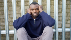 GHINION pentru un sportiv din Sierra Leone. Motivul pentru care a trăit ca un boschetar