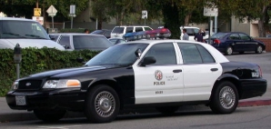 Momentul în care poliţiștii din Los Angeles ÎMPUŞCĂ un bărbat fără adăpost (VIDEO)