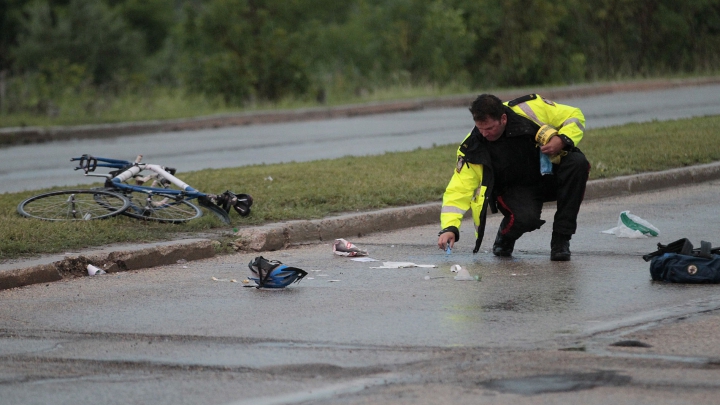 L-a lovit şi a fugit. Un biciclist din Drochia, lăsat să zacă la spital de un bărbat beat