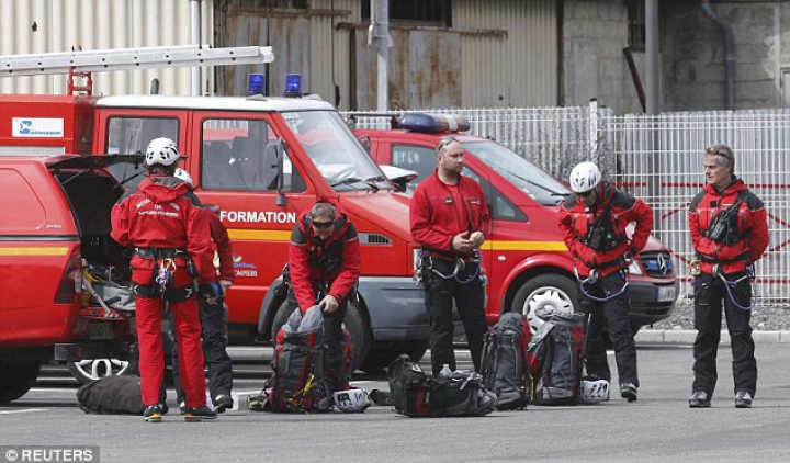 NOI DETALII despre tragedia aviatică din Alpi. Rudele pasagerilor, sfâșiate de durere (FOTO)