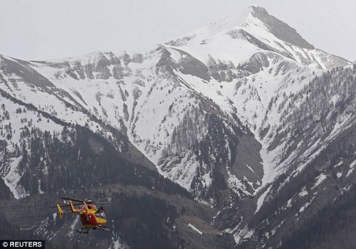 NOI DETALII despre tragedia aviatică din Alpi. Rudele pasagerilor, sfâșiate de durere (FOTO)