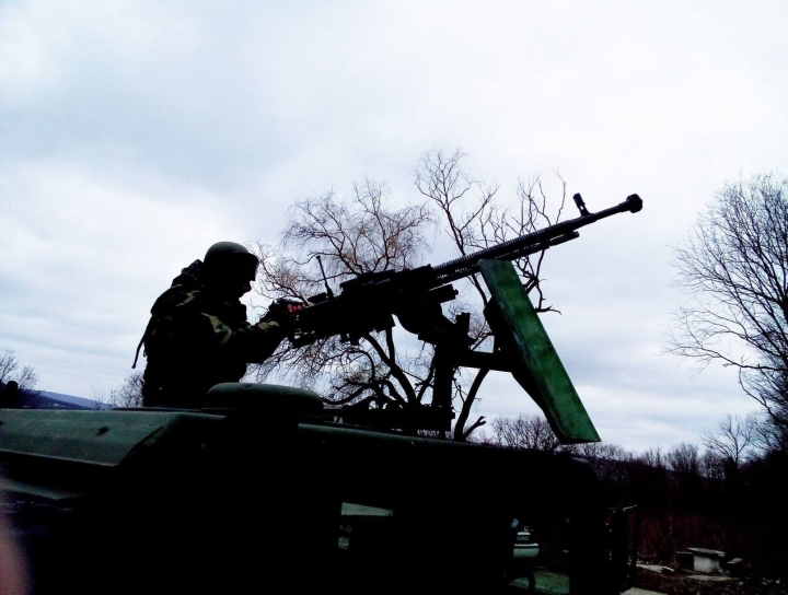 DRUM BLOCAT de militari lângă Chişinău! Explicaţia Armatei Naţionale (GALERIE FOTO/VIDEO)