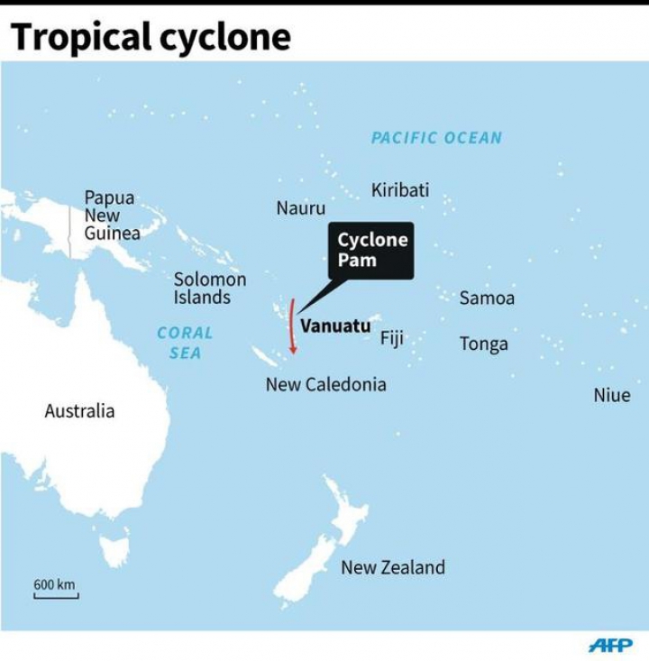 (FOTOREPORT) În lacrimi, locuitorii din Vanuatu se întorc în ruinele lăsate de ciclonul Pam