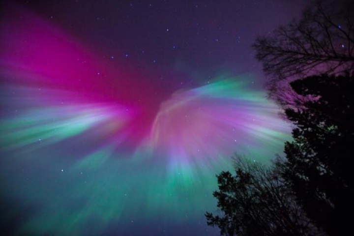 SENZAŢIONAL! Spectacol pe cer după ce o furtună solară a lovit Terra (FOTO/VIDEO)