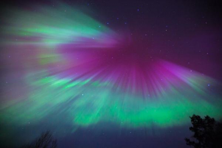 SENZAŢIONAL! Spectacol pe cer după ce o furtună solară a lovit Terra (FOTO/VIDEO)