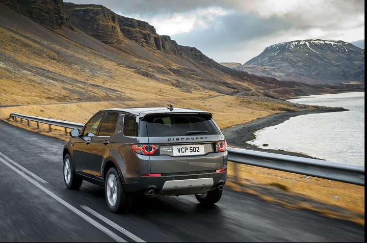 Noul Land Rover Discovery Sport – ultima generație de mașini universale de teren clasa premium, este acum prezent și în Moldova  