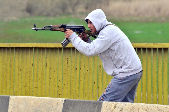 DRUM BLOCAT de militari lângă Chişinău! Explicaţia Armatei Naţionale (GALERIE FOTO/VIDEO)