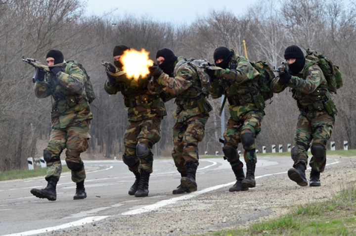 DRUM BLOCAT de militari lângă Chişinău! Explicaţia Armatei Naţionale (GALERIE FOTO/VIDEO)