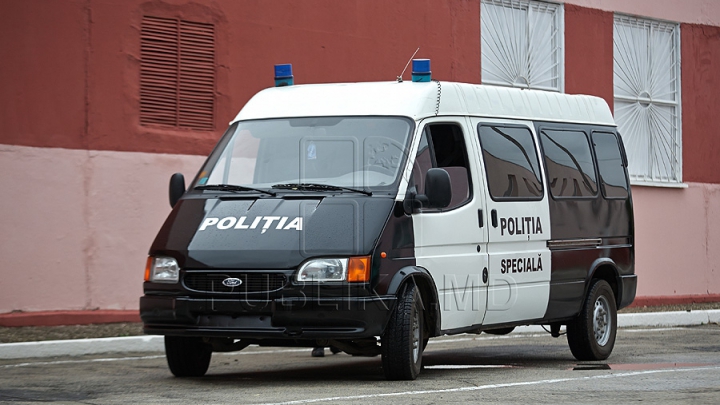 REŢINUŢI de polițiști pentru transportare ilicită. Ce pedeapsă riscă doi bărbați (FOTO)