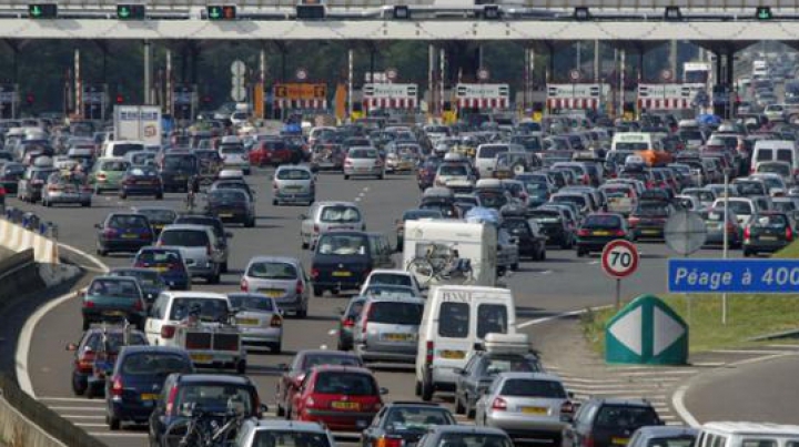 JAF CA ÎN FILME. Hoţii au furat bijuterii transportate în maşini blindate