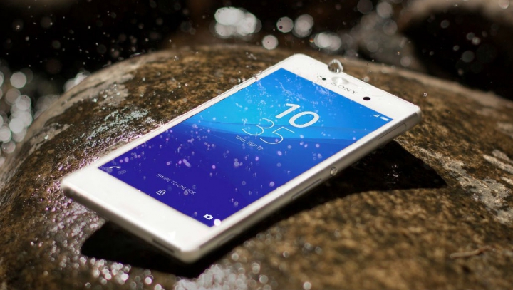 Sony lansează Xperia M4 Aqua, telefon "de buget" cu o cameră bună (FOTO)