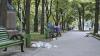 Ies la iarbă verde, dar își lasă cultura acasă! Parcurile din Capitală au devenit gropi de gunoi (VIDEO)