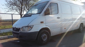 Şase şoferi au rămas fără automobile la vamă. Poliţiştii de frontieră au găsit un şir de nereguli