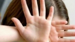 CUTREMURĂTOR! O fetiţă de șapte ani a fost violată. Printre suspecţi este şi tatăl ei