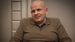 OMOR la Kiev. Jurnalistul prorus Olesi Buzina A FOST ÎMPUŞCAT în faţa casei sale