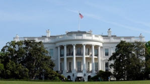 Alertă la Casa Albă. Un intrus a ajuns până  la uşa reședinței lui Obama