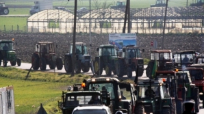 Drumuri blocate în nordul ţării! Fermierii ameninţă că vor ajunge cu protestele și în Capitală (VIDEO)