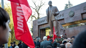 Cu dor de Lenin. Simpatizanţi şi membri ai PCRM l-au comemorat pe revoluţionarul rus (VIDEO)