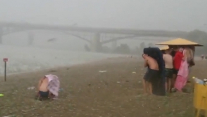 SEMNE APOCALIPTICE. Au căzut din cer CU MIILE şi au îngrozit lumea 