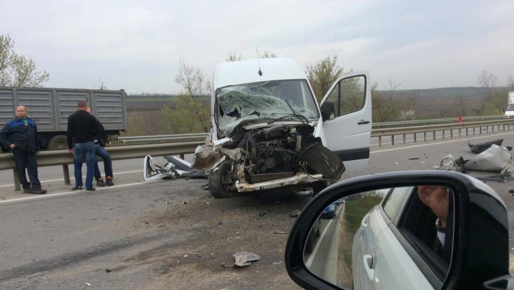 ACCIDENT GRAV: Porţiunea Chişinău-Orhei a fost blocată temporar (FOTO/VIDEO)