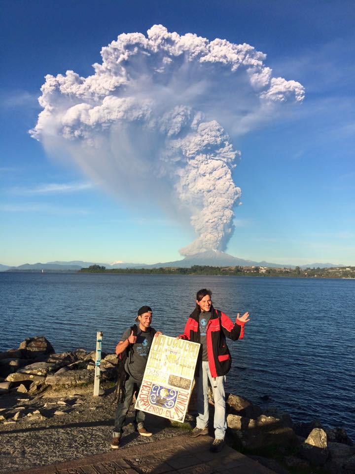 ALERTĂ în Chile. Erupţia NEAŞTEPTATĂ a unui vulcan, surprinsă de un moldovean (GALERIE FOTO)