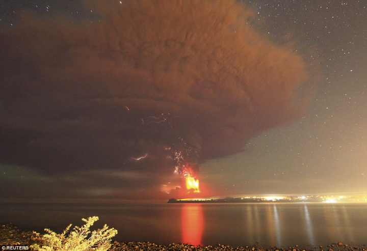 "Armageddon-ul" din Chile a motivat mii de oameni să posteze pe Internet imagini SPECTACULOASE