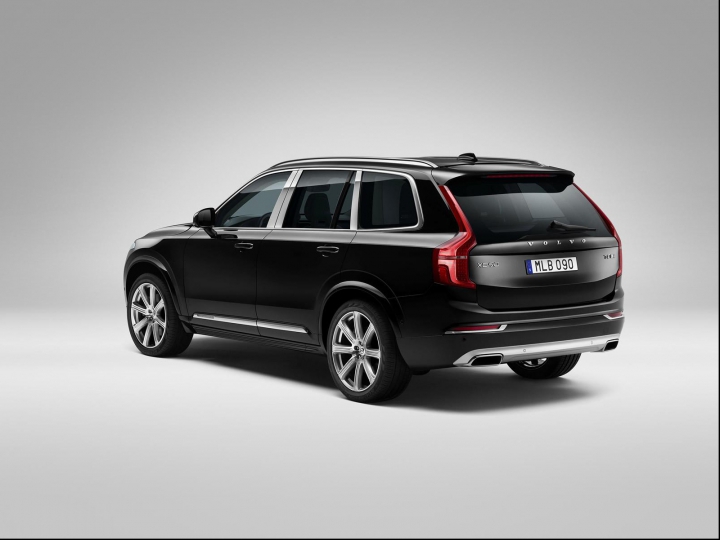 Volvo a lansat versiunea de lux a actualului XC90, destinată celor cu bani grei în buzunar (FOTO)