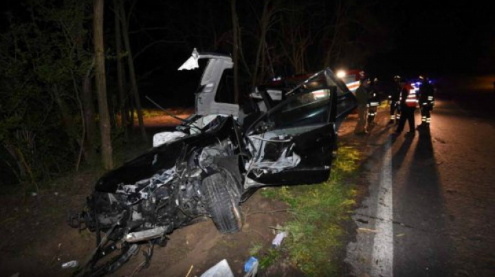 ACCIDENT RUTIER GRAV. Un bărbat a murit, iar mai multe persoane au ajuns la spital (FOTO)